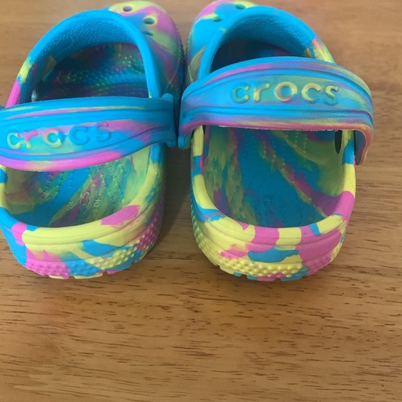 Crocs, child’s 8, multi-color - Picture 4 of 11